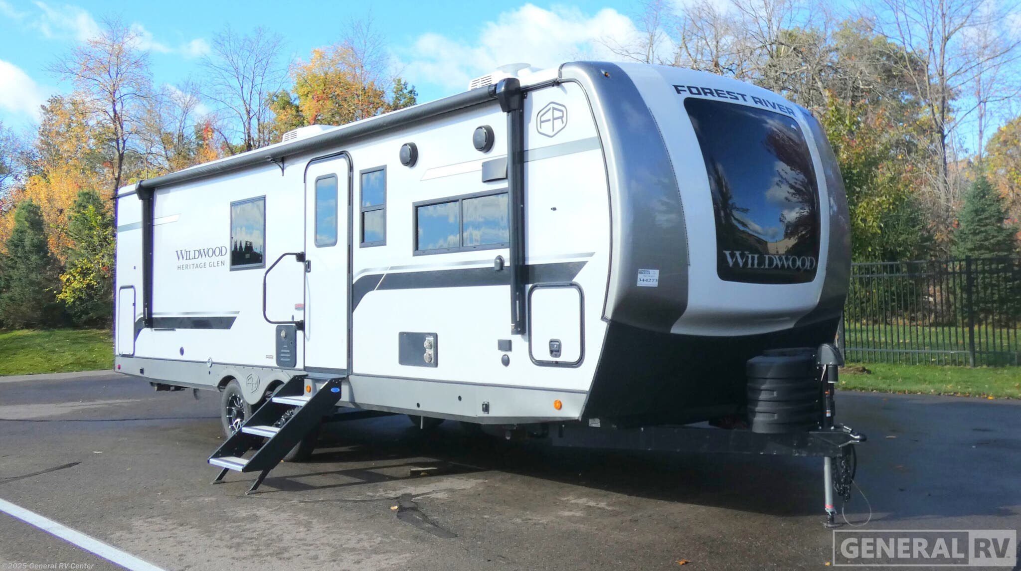 Email now about this 2025 Forest River Wildwood Heritage Glen 261FKRB! Used 2025 Forest River Wildwood Heritage Glen 261FKRB available in Clarkston, Michigan