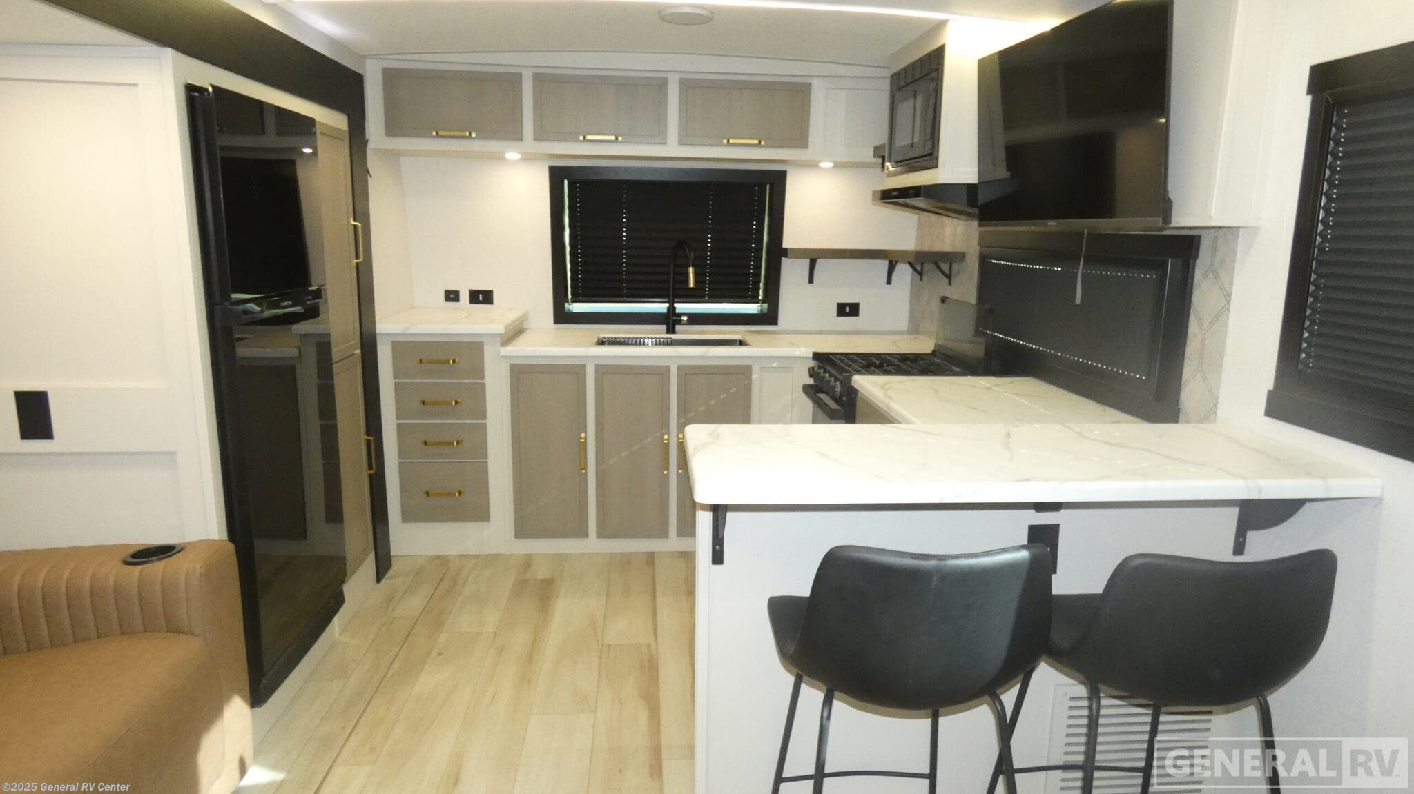 Used 2025 Forest River Wildwood Heritage Glen 261FKRB available in Clarkston, Michigan