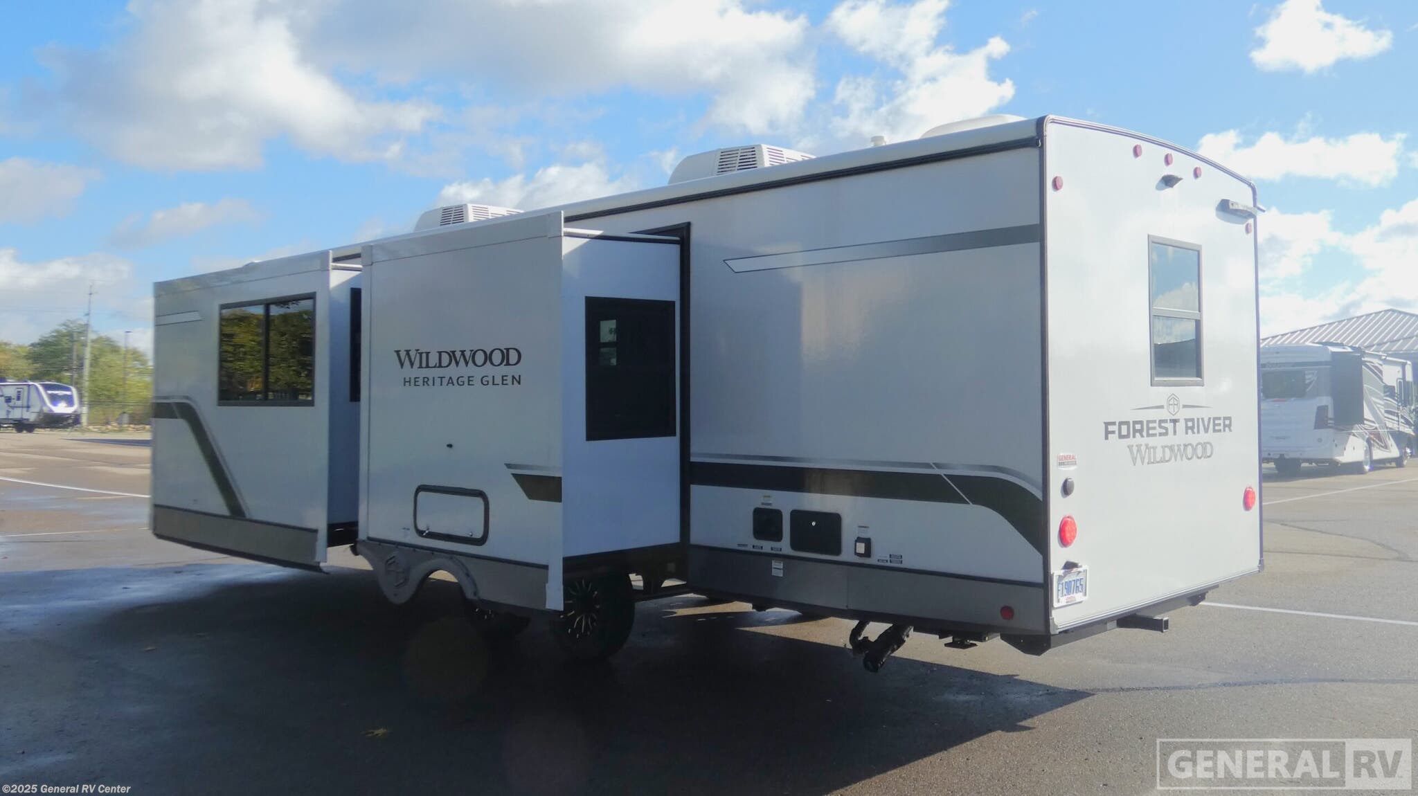 Contact us now about this 2025 Forest River Wildwood Heritage Glen 261FKRB! 2025 Wildwood Heritage Glen 261FKRB by Forest River from General RV Center in Clarkston, Michigan