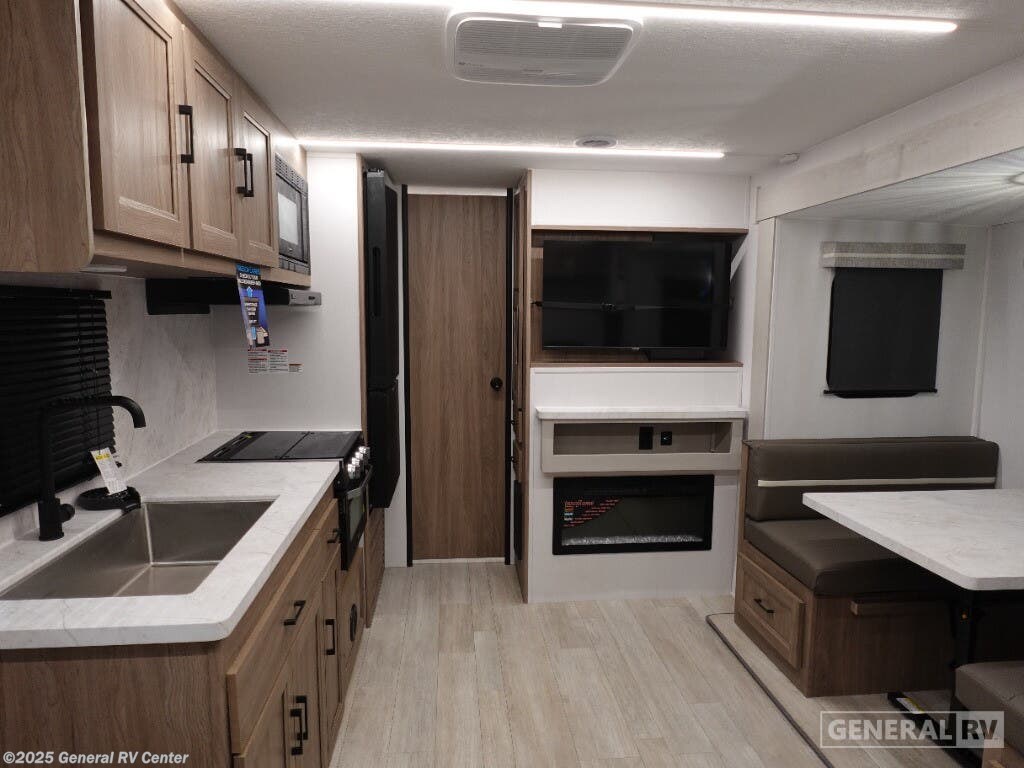 Call now about this 2025 Coachmen Freedom EXPRS 252RBS! 2025 Coachmen Freedom EXPRS 252RBS - New Travel Trailer For Sale by General RV Center in Ocala, Florida