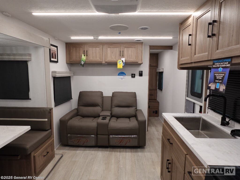 New 2025 Coachmen Freedom EXPRS 252RBS available in Ocala, Florida