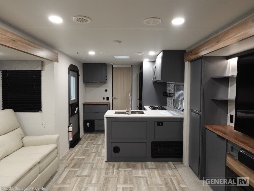Call now about this 2025 Prime Time LaCrosse 3450FB! 2025 Prime Time LaCrosse 3450FB - New Travel Trailer For Sale by General RV Center in Ocala, Florida
