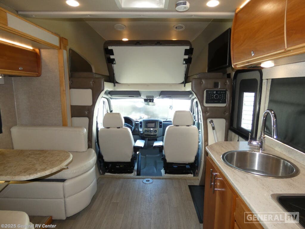 Used 2017 Tiffin Wayfarer 24QW-2SL available in Ocala, Florida