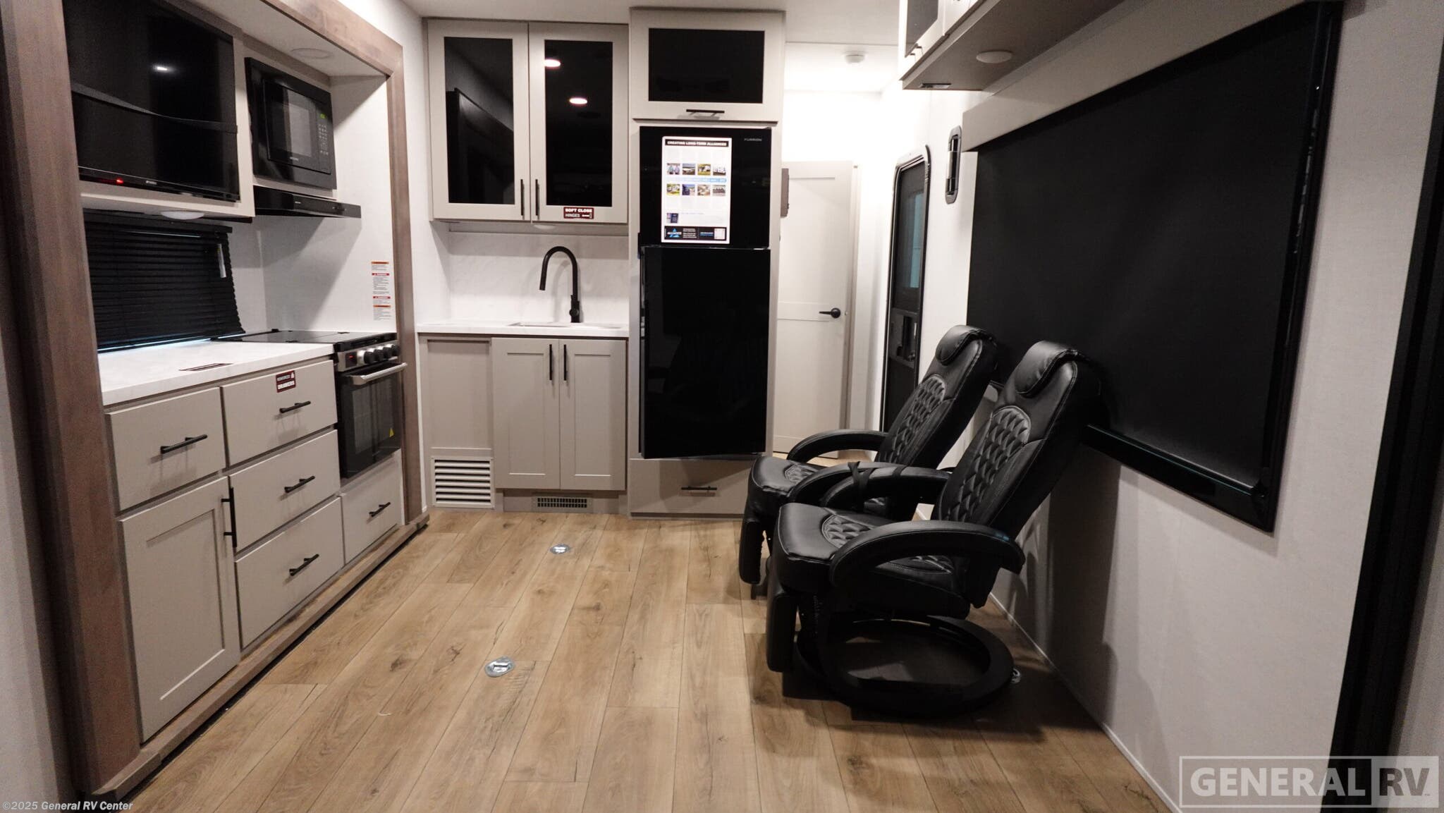 New 2026 Alliance RV Valor 27T14 available in Ocala, Florida