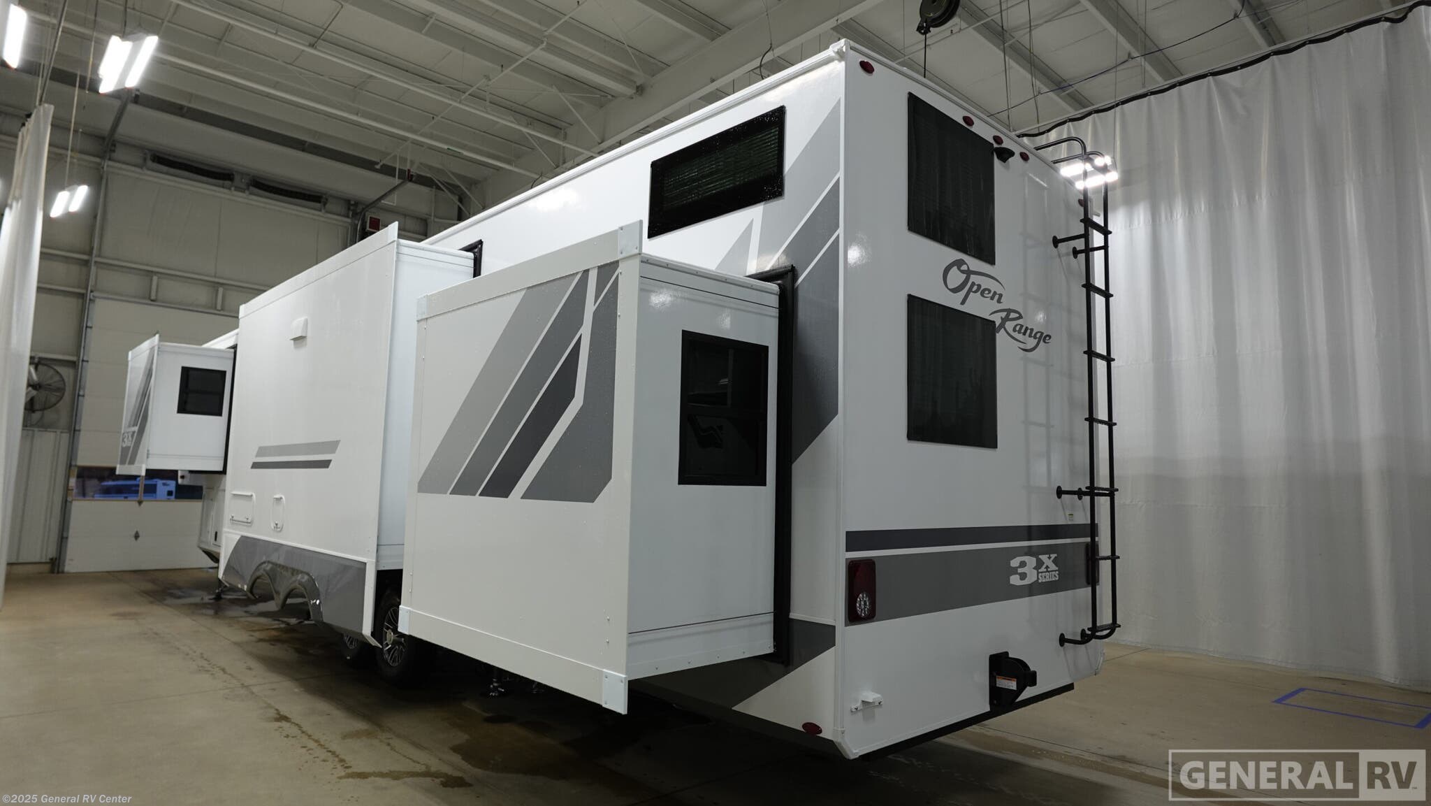 Contact us now about this 2026 Highland Ridge Open Range 3X390TBS! 2026 Open Range 3X390TBS by Highland Ridge from General RV Center in Ocala, Florida