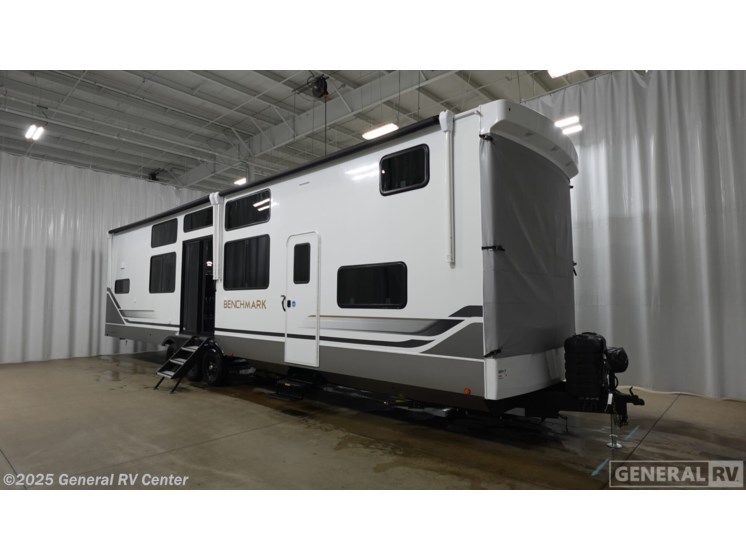 Email now about this 2026 Alliance RV Benchmark 44RKL! New 2026 Alliance RV Benchmark 44RKL available in Ocala, Florida