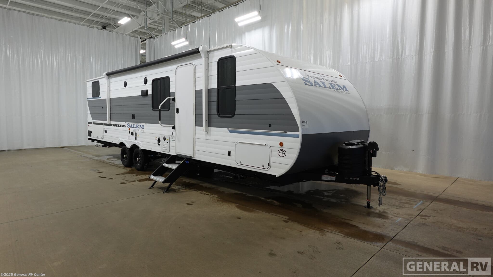 Email now about this 2025 Forest River Salem 273QBXL! New 2025 Forest River Salem 273QBXL available in Ocala, Florida