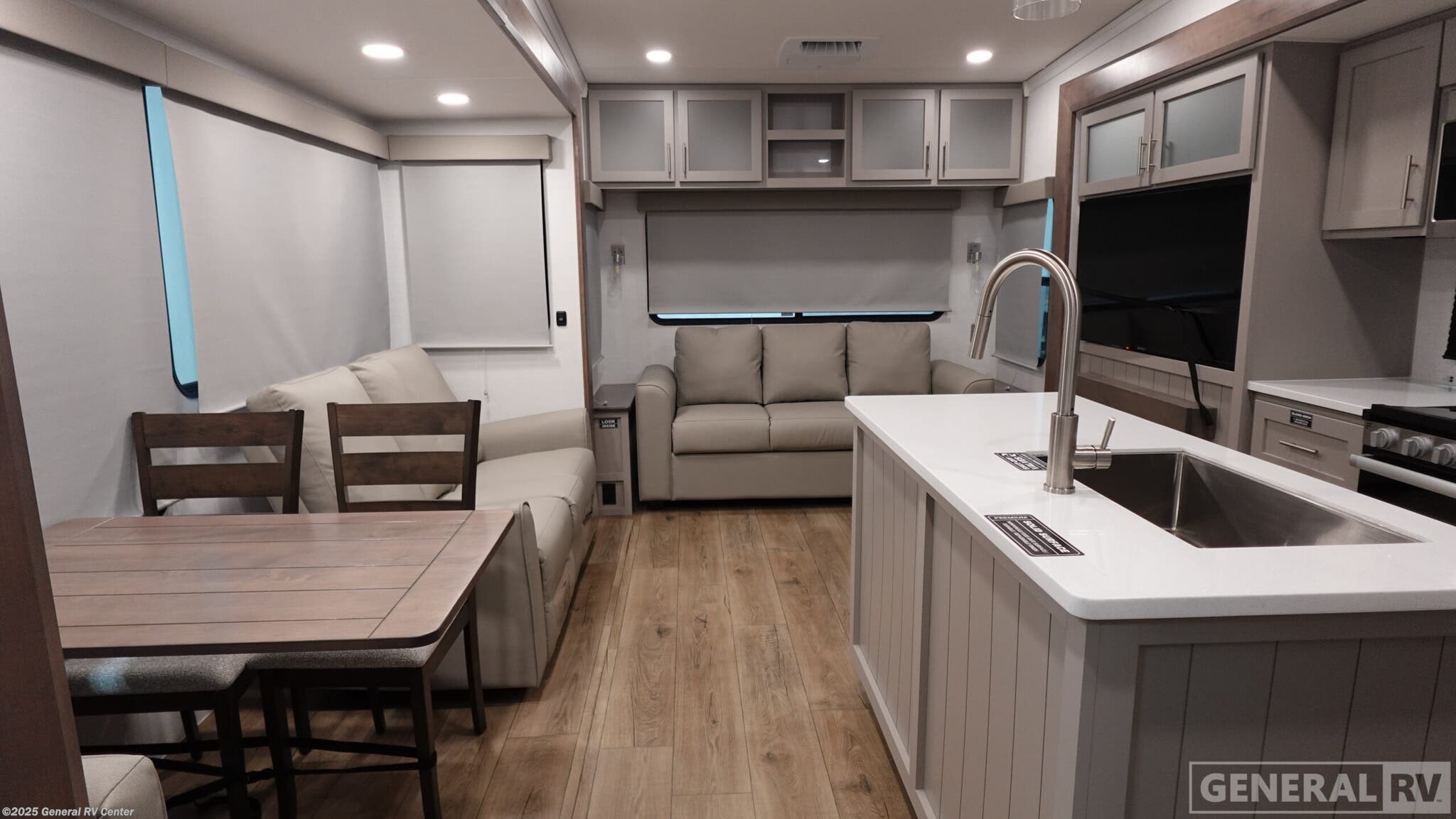 Call now about this 2026 Alliance RV Avenue 32RLS! 2026 Alliance RV Avenue 32RLS - New Fifth Wheel For Sale by General RV Center in Ocala, Florida