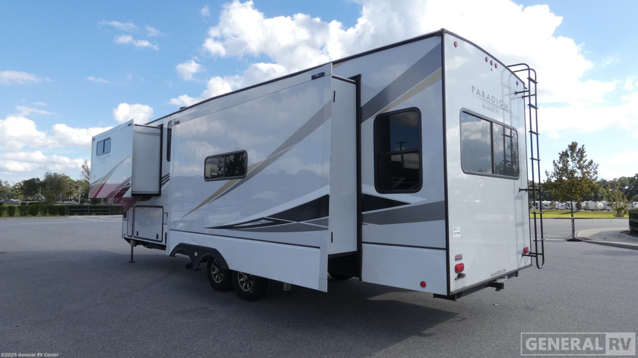 Contact us now about this 2022 Alliance RV Paradigm 340RL! 2022 Paradigm 340RL by Alliance RV from General RV Center in Ocala, Florida