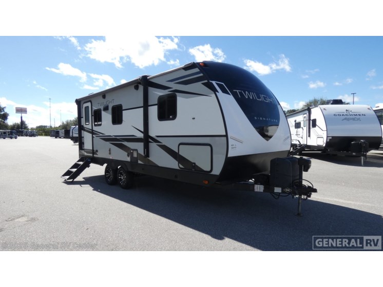 Email now about this 2021 Cruiser RV Twilight Signature 2100! Used 2021 Cruiser RV Twilight Signature 2100 available in Ocala, Florida