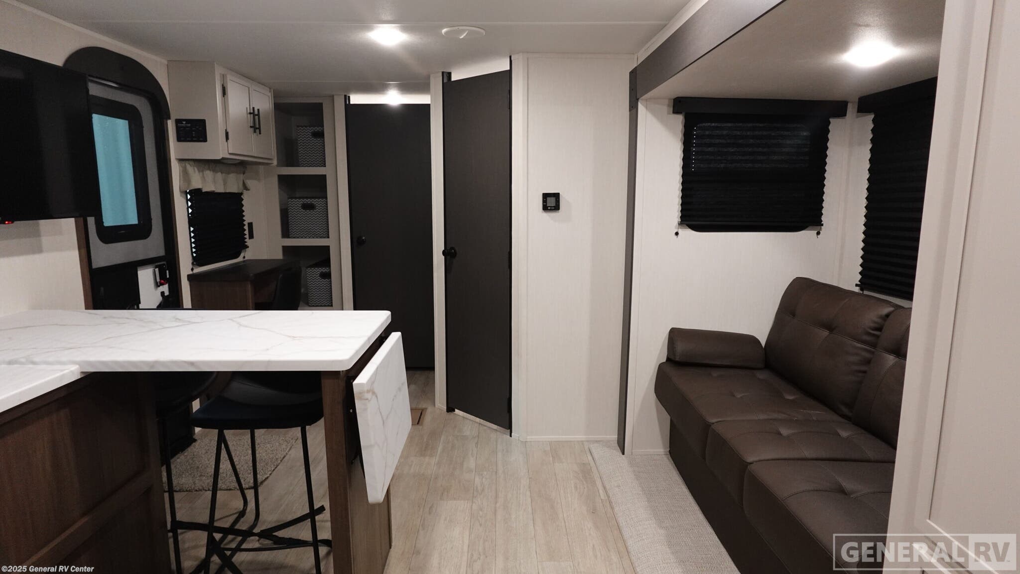 Call now about this 2026 Prime Time Avenger 25MKO! 2026 Prime Time Avenger 25MKO - New Travel Trailer For Sale by General RV Center in Ocala, Florida