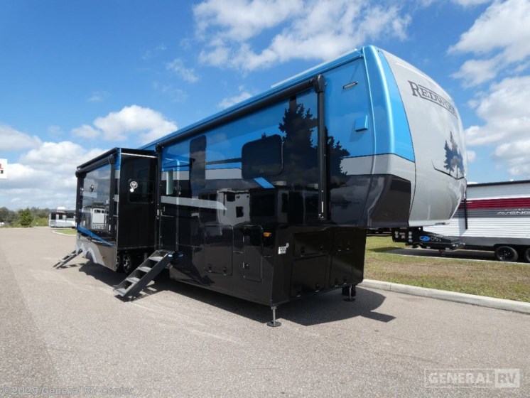 Email now about this 2025 CrossRoads Redwood 4512TH! New 2025 CrossRoads Redwood 4512TH available in Dover, Florida