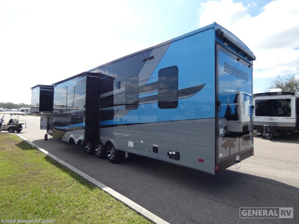 Contact us now about this 2025 CrossRoads Redwood 4512TH! 2025 Redwood 4512TH by CrossRoads from General RV Center in Dover, Florida