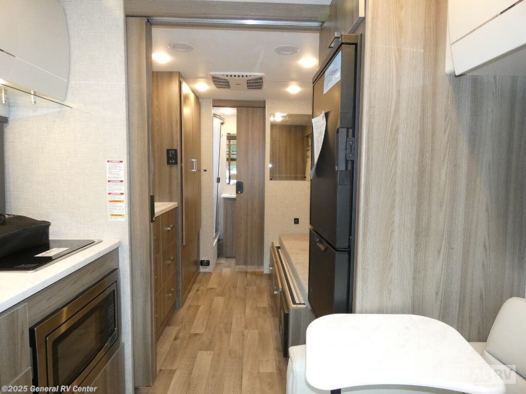 Call now about this 2025 Thor Motor Coach Gemini 24JG! 2025 Thor Motor Coach Gemini 24JG - New Class C For Sale by General RV Center in Dover, Florida