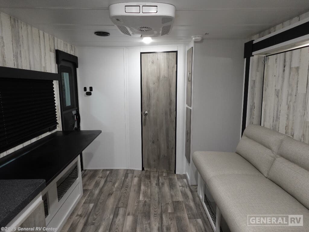 Call now about this 2025 Travel Lite ROVE LITE-XL 17MB! 2025 Travel Lite ROVE LITE-XL 17MB - New Travel Trailer For Sale by General RV Center in Dover, Florida
