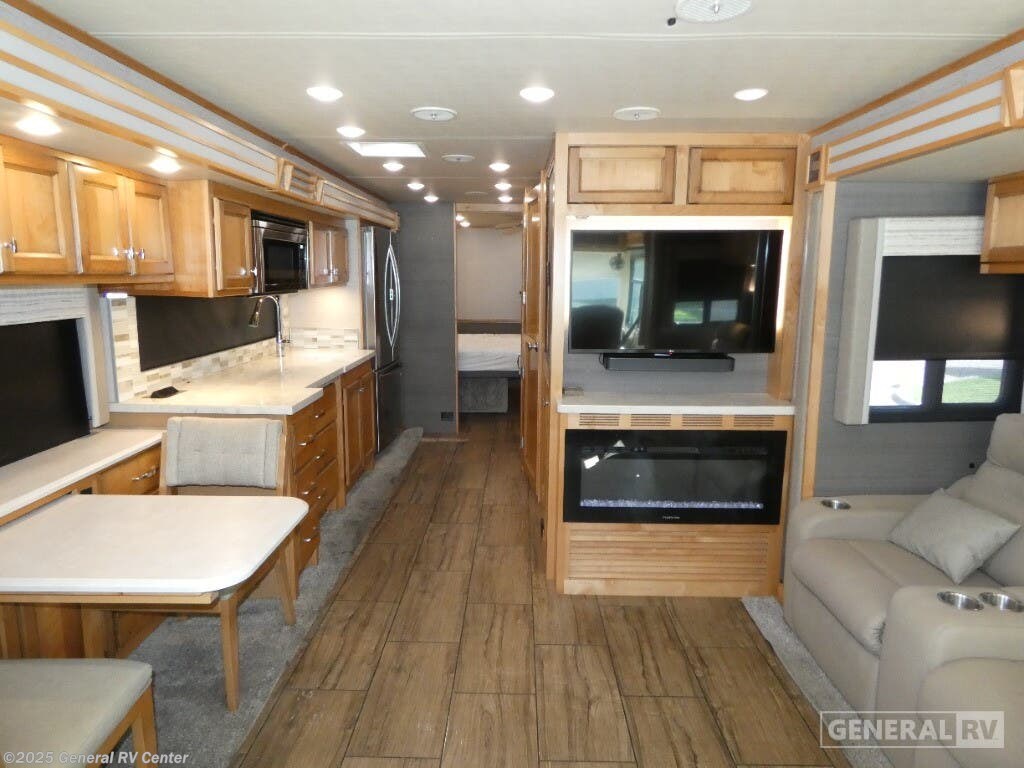 Call now about this 2021 Tiffin OPEN ROAD 34PA-4SL! 2021 Tiffin OPEN ROAD 34PA-4SL - Used Class A For Sale by General RV Center in Dover, Florida