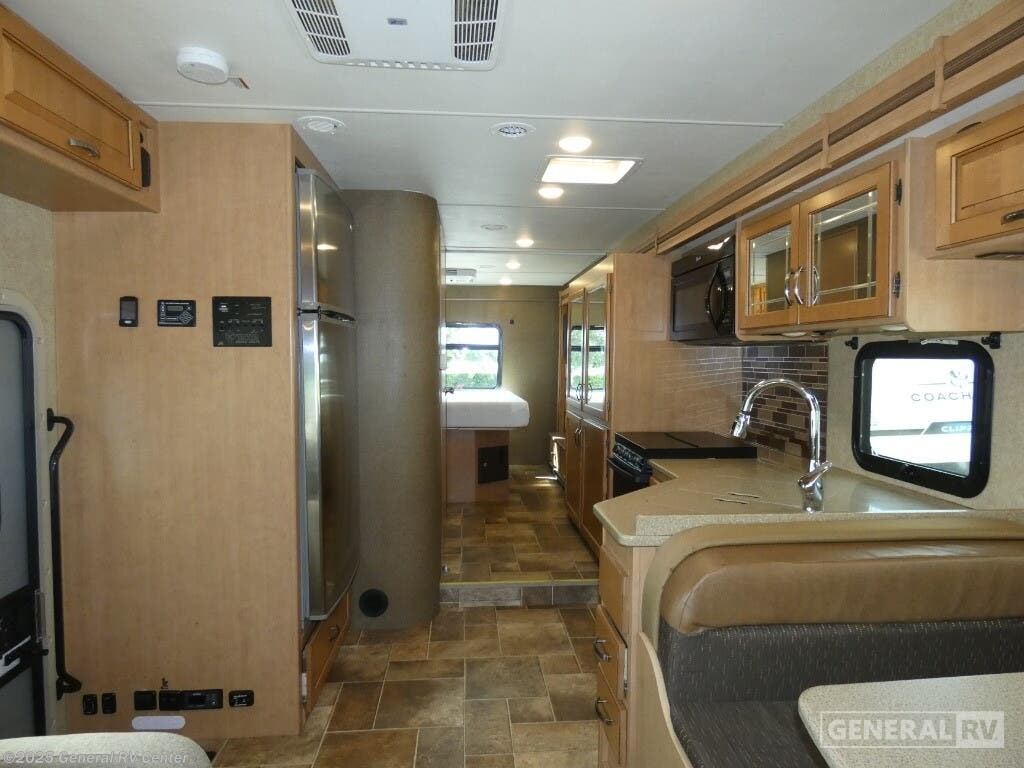 Call now about this 2016 Thor Motor Coach FOURWINDS 31W-1SL! 2016 Thor Motor Coach FOURWINDS 31W-1SL - Used Class C For Sale by General RV Center in Dover, Florida
