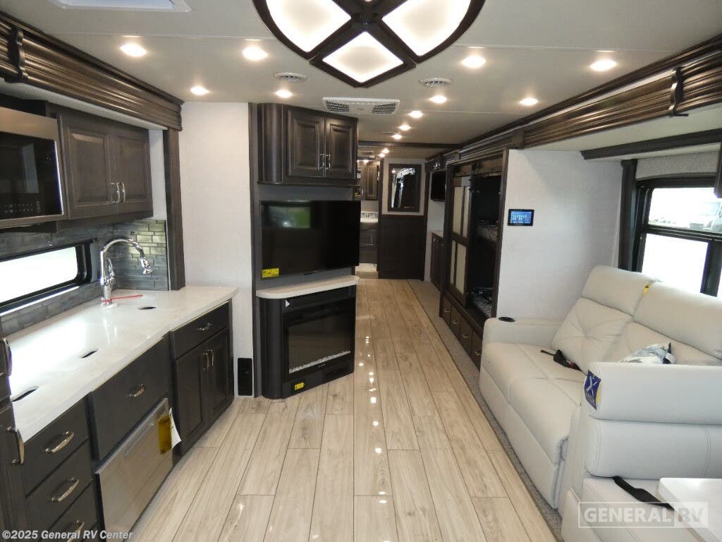 Contact us now about this 2025 Holiday Rambler Endeavor 38N! 2025 Endeavor 38N by Holiday Rambler from General RV Center in Dover, Florida
