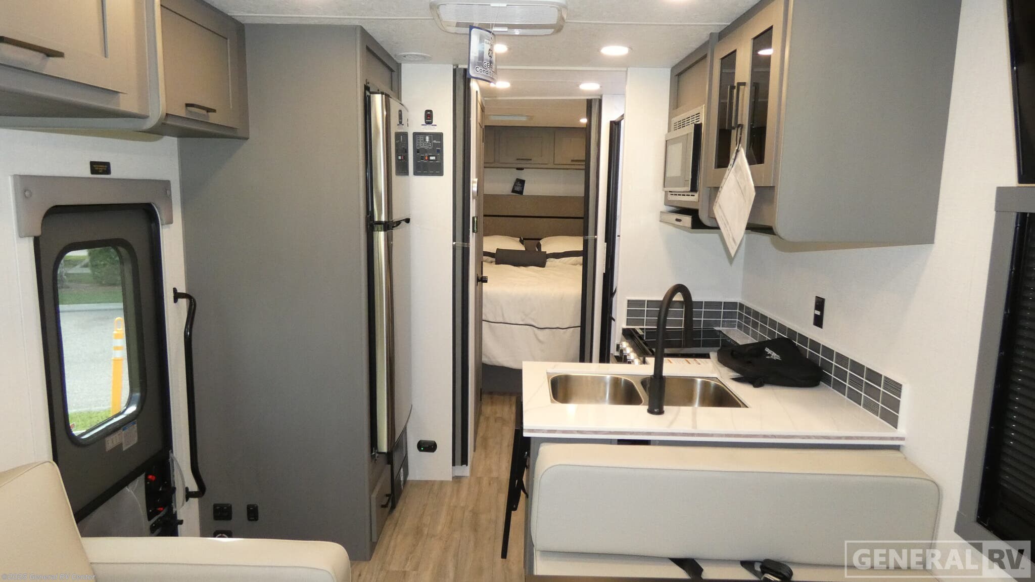 Call now about this 2026 Coachmen Encore SE 27XPS! 2026 Coachmen Encore SE 27XPS - New Class A For Sale by General RV Center in Dover, Florida