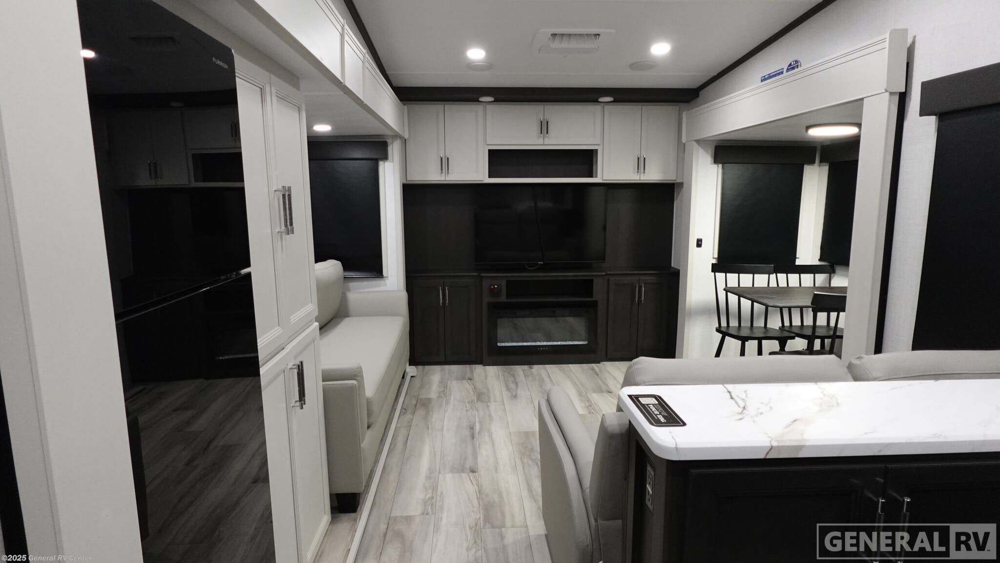 Call now about this 2025 Keystone Arcadia 294SLRD! 2025 Keystone Arcadia 294SLRD - New Fifth Wheel For Sale by General RV Center in Dover, Florida