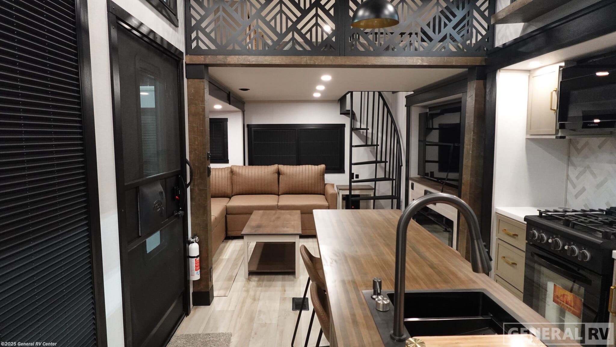 Call now about this 2026 Forest River Wildwood Heritage Glen ROOST43! 2026 Forest River Wildwood Heritage Glen ROOST43 - New Fifth Wheel For Sale by General RV Center in Dover, Florida