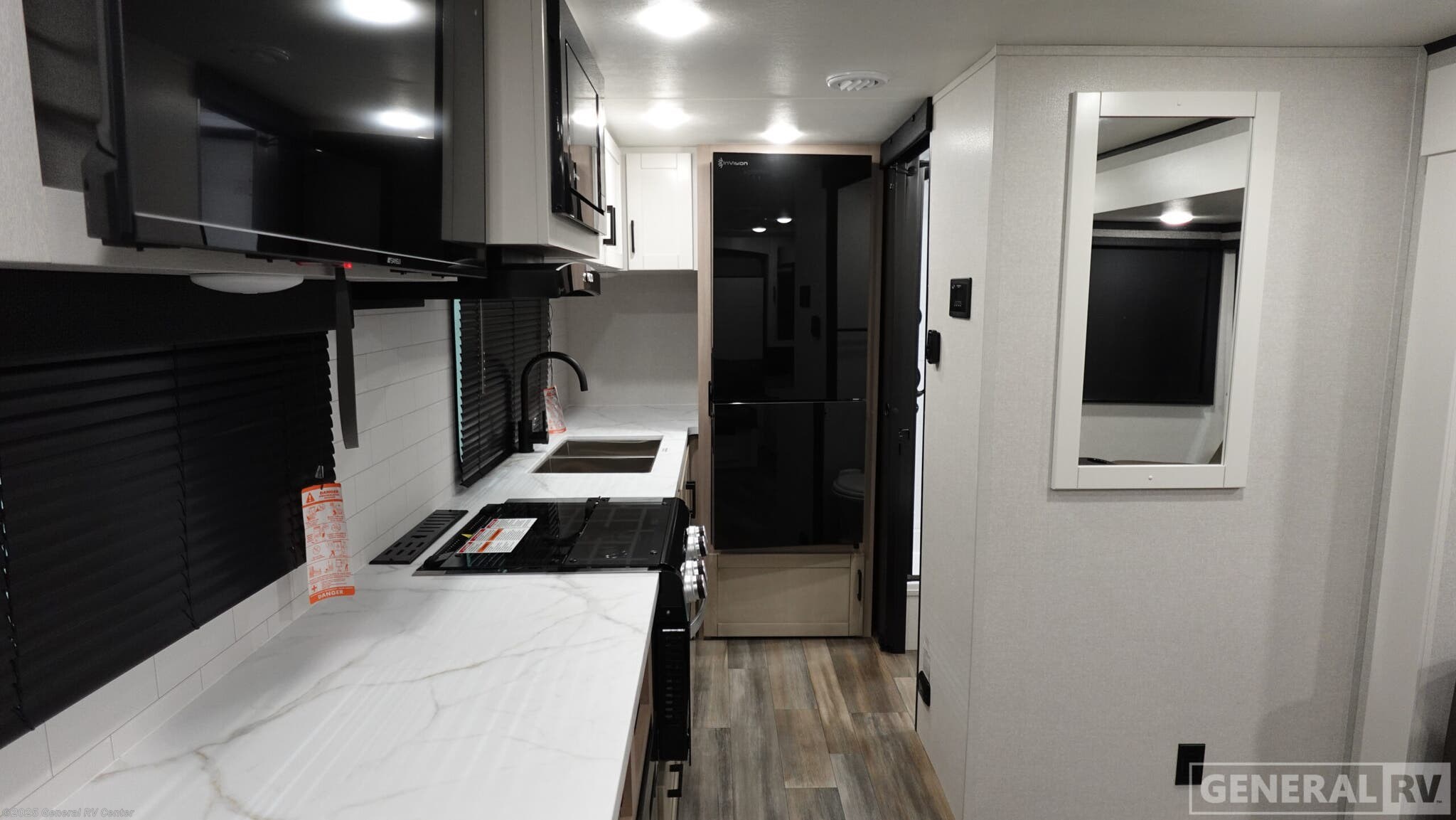 Call now about this 2026 Highland Ridge Range Lite 200MLM! 2026 Highland Ridge Range Lite 200MLM - New Travel Trailer For Sale by General RV Center in Dover, Florida