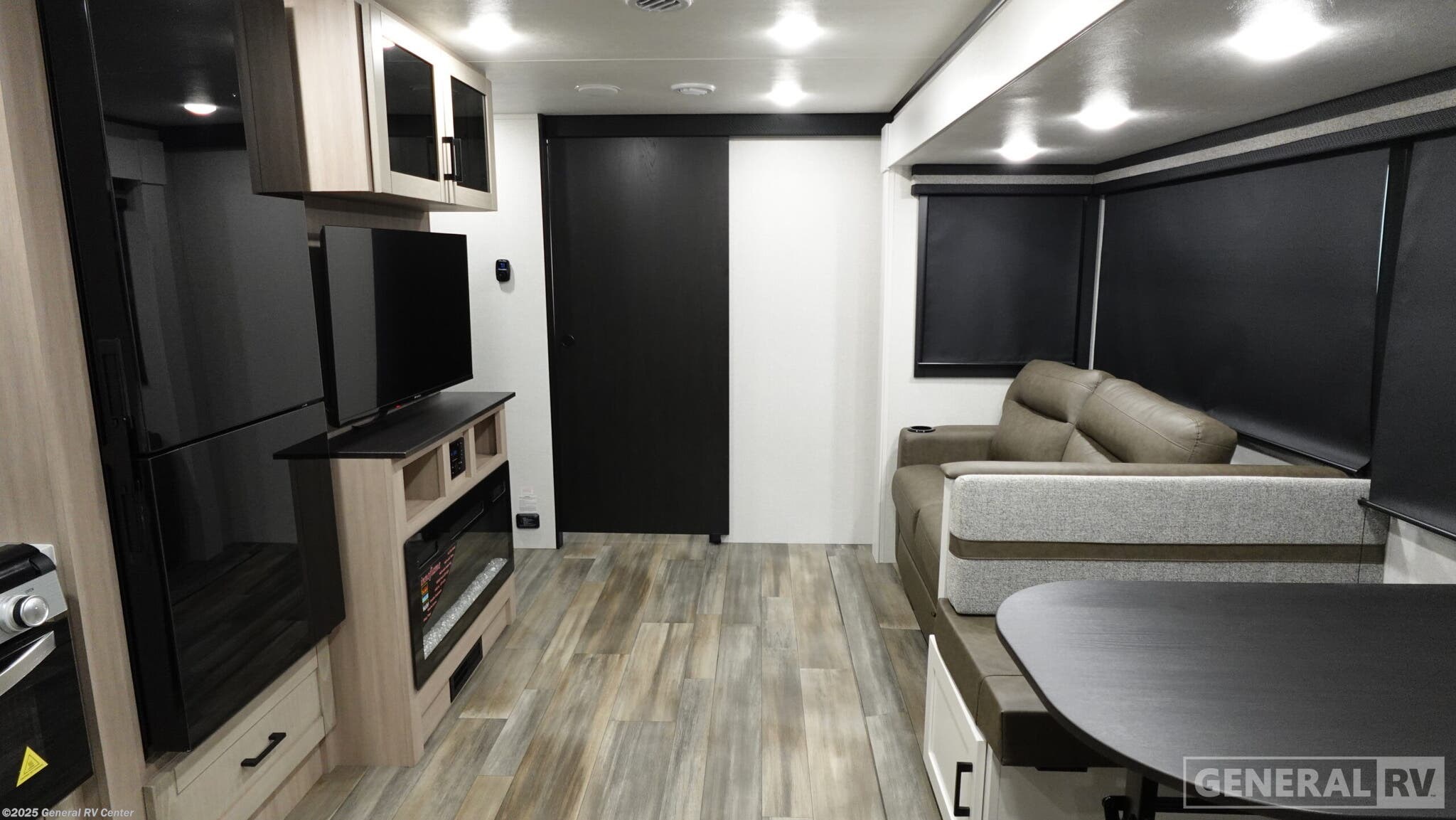 Call now about this 2026 Highland Ridge Range Lite 250RBL! 2026 Highland Ridge Range Lite 250RBL - New Travel Trailer For Sale by General RV Center in Dover, Florida