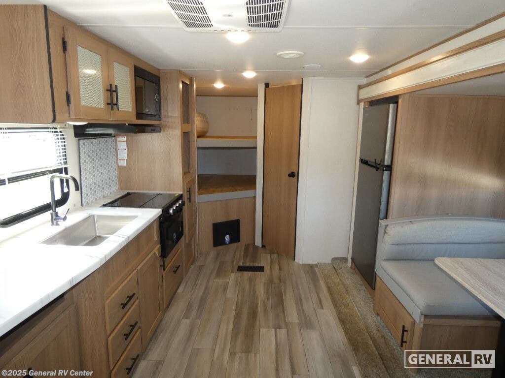 Call now about this 2023 Prime Time Avenger 27BBS! 2023 Prime Time Avenger 27BBS - Used Travel Trailer For Sale by General RV Center in Dover, Florida