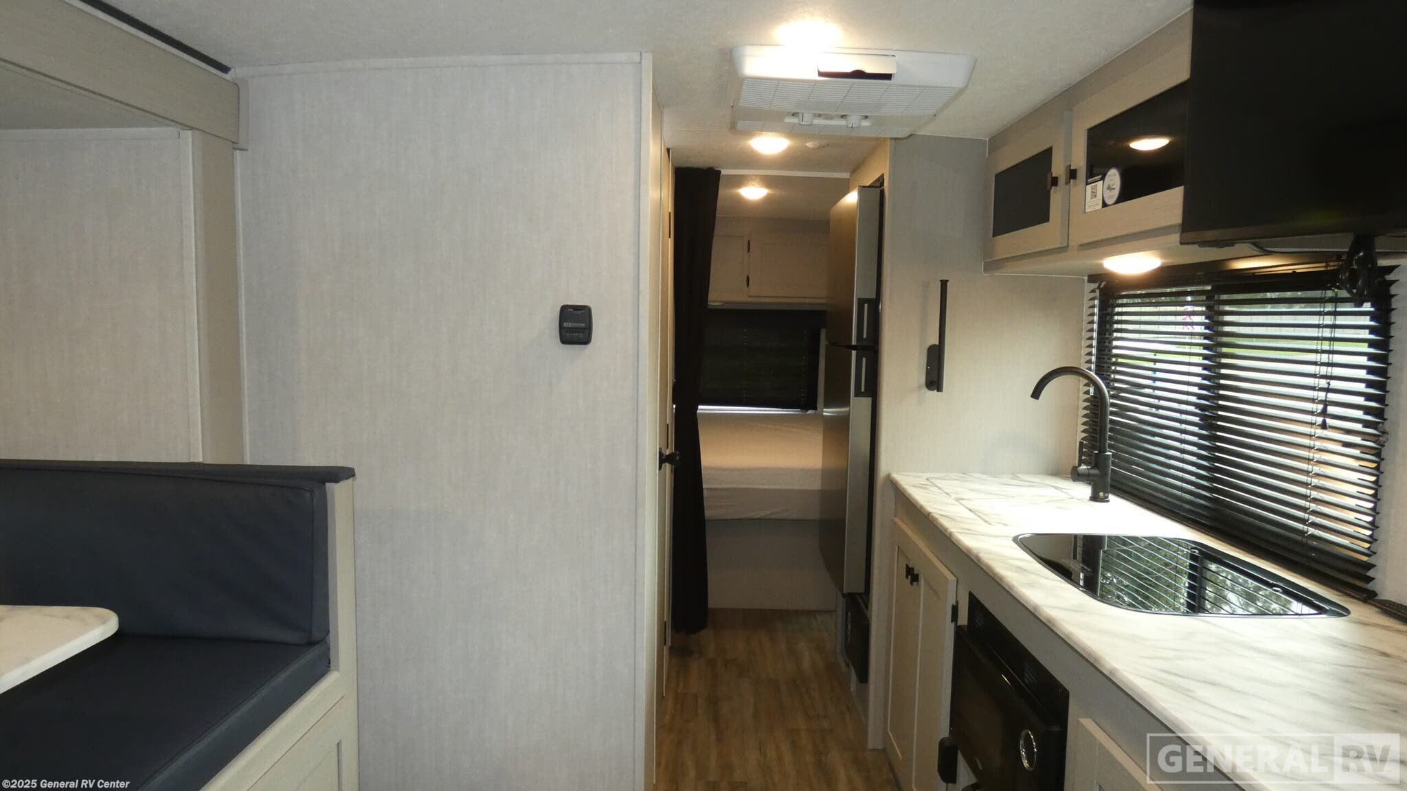 Used 2024 Coachmen Apex 221RLS-1SL available in Dover, Florida