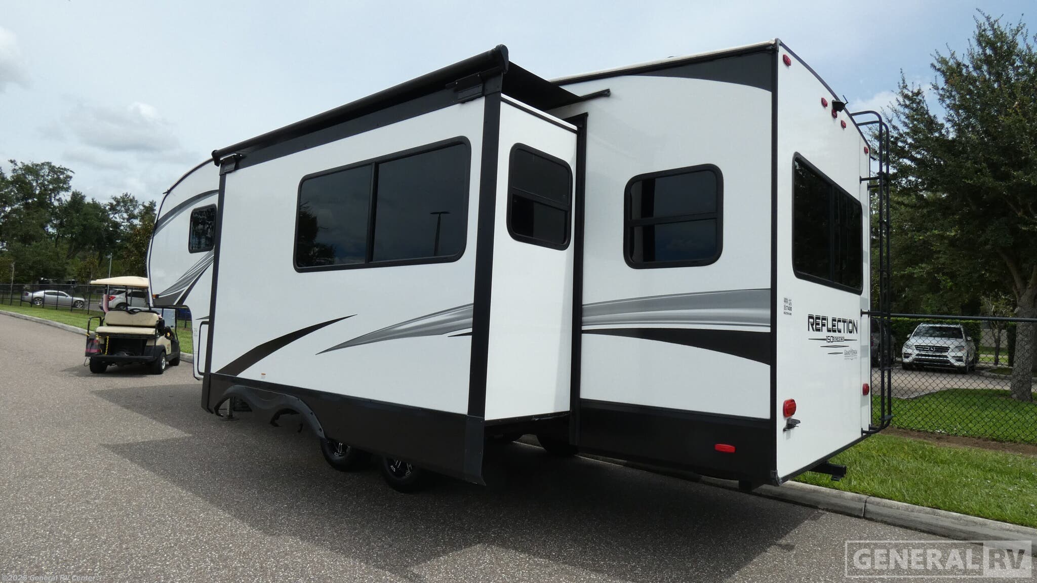 Contact us now about this 2023 Grand Design Reflection 260RD! 2023 Reflection 260RD by Grand Design from General RV Center in Dover, Florida
