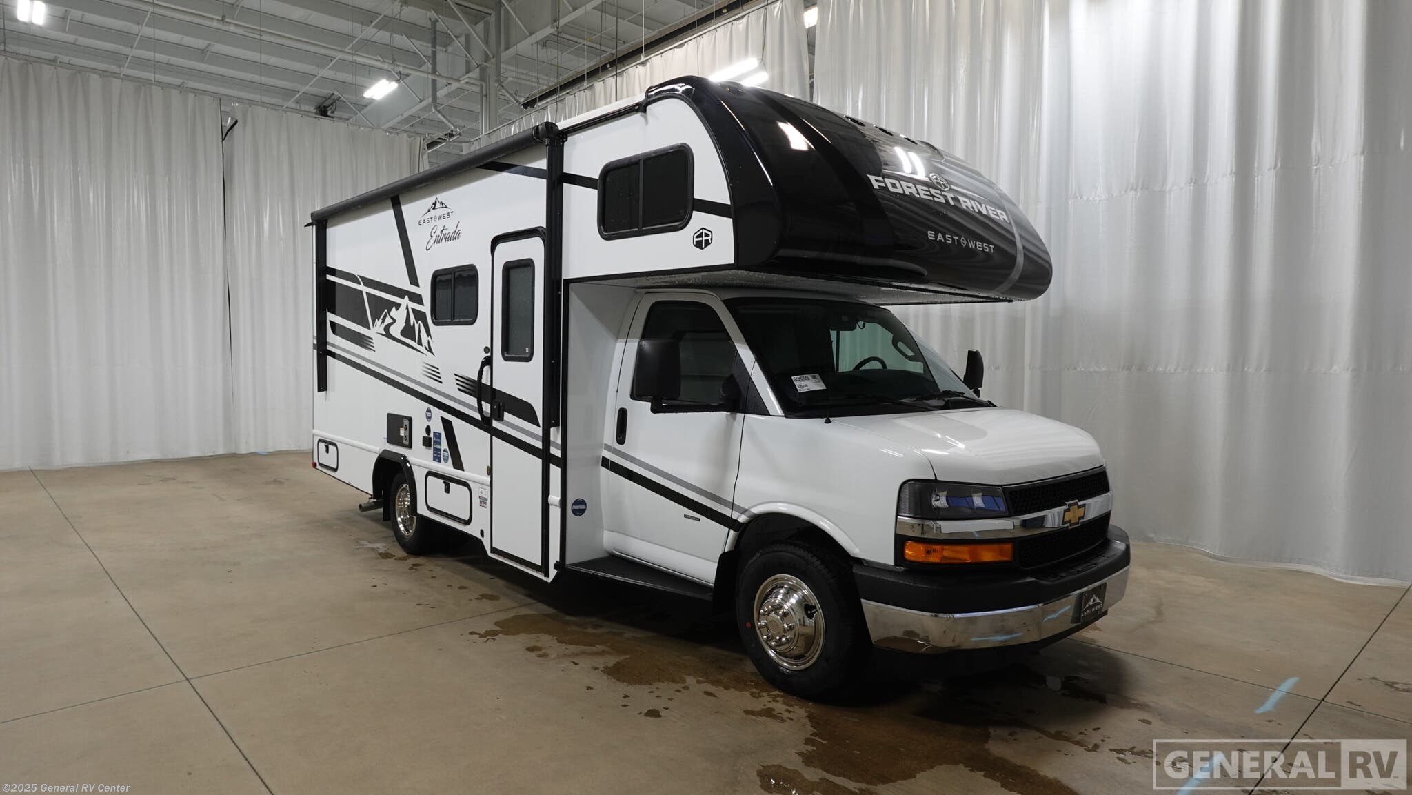 Email now about this 2026 East to West Entrada 220S! New 2026 East to West Entrada 220S available in Dover, Florida