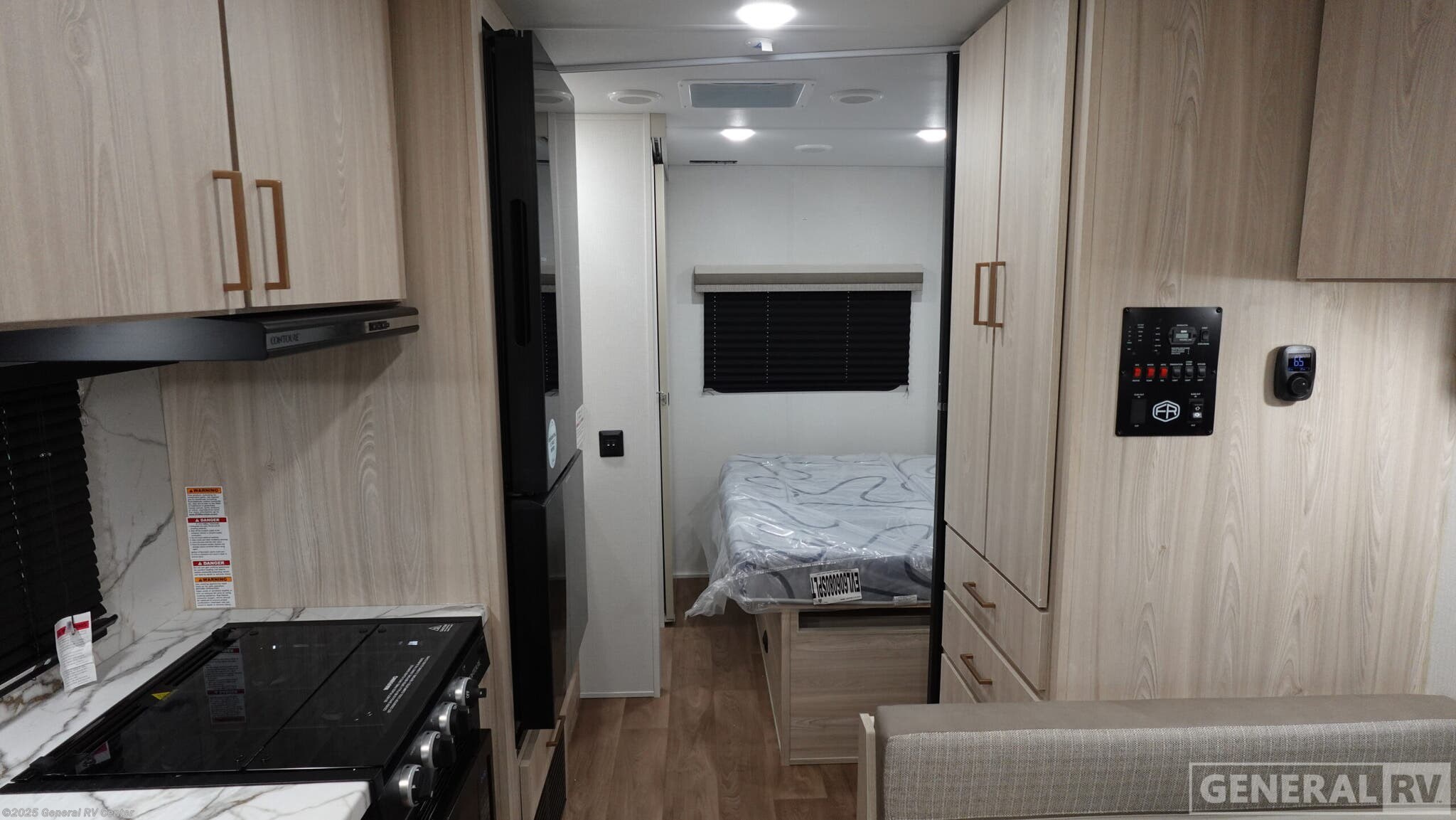 Call now about this 2026 East to West Entrada 220S! 2026 East to West Entrada 220S - New Class C For Sale by General RV Center in Dover, Florida