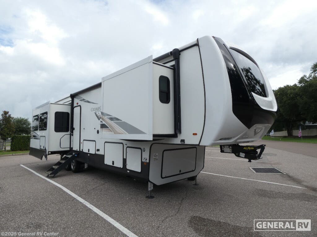 Email now about this 2022 Forest River Cedar Creek Champagne Edition 38EBS! Used 2022 Forest River Cedar Creek Champagne Edition 38EBS available in Dover, Florida