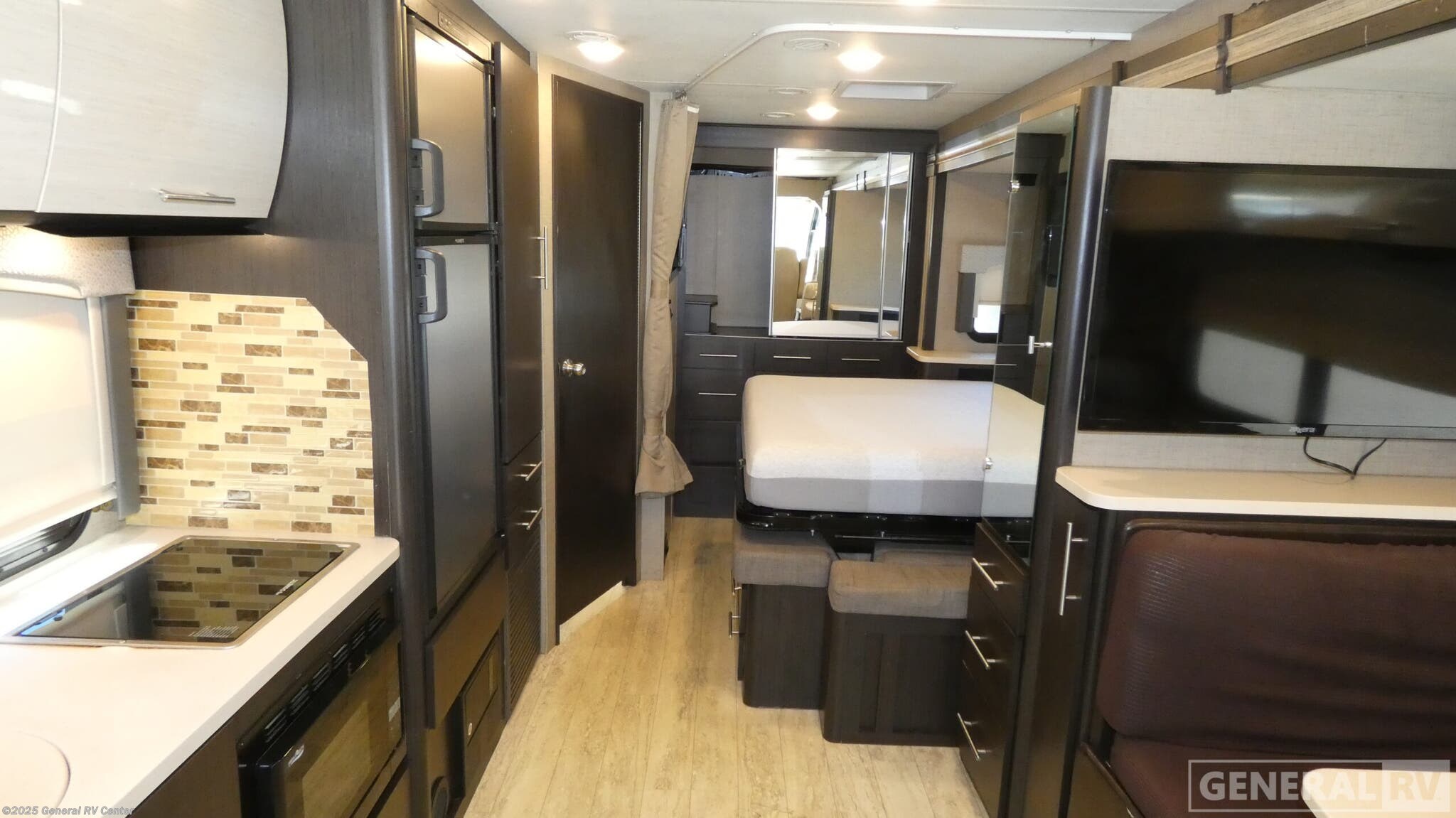 Call now about this 2019 Thor Motor Coach Vegas 25.6! 2019 Thor Motor Coach Vegas 25.6 - Used Class A For Sale by General RV Center in Dover, Florida