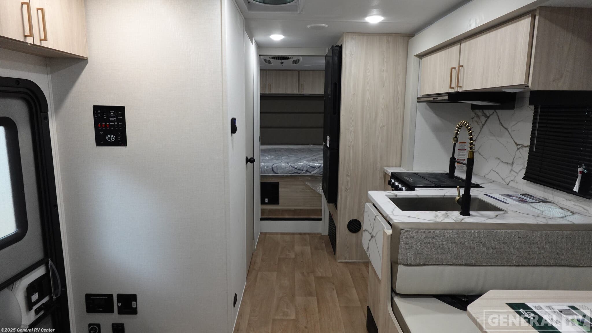 Call now about this 2026 East to West Entrada 2800S! 2026 East to West Entrada 2800S - New Class C For Sale by General RV Center in Dover, Florida