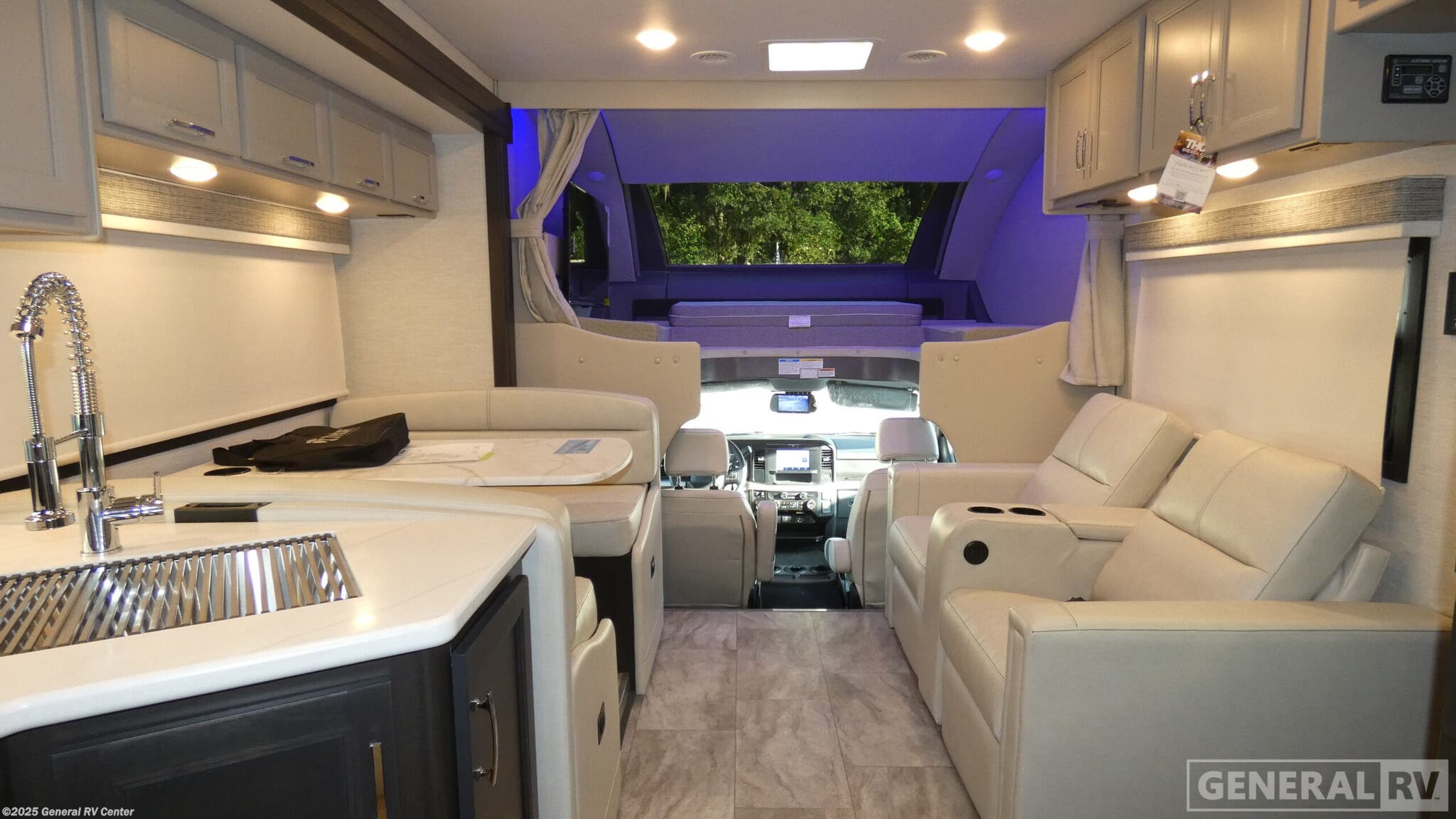 New 2026 Thor Motor Coach Magnitude R36 available in Dover, Florida