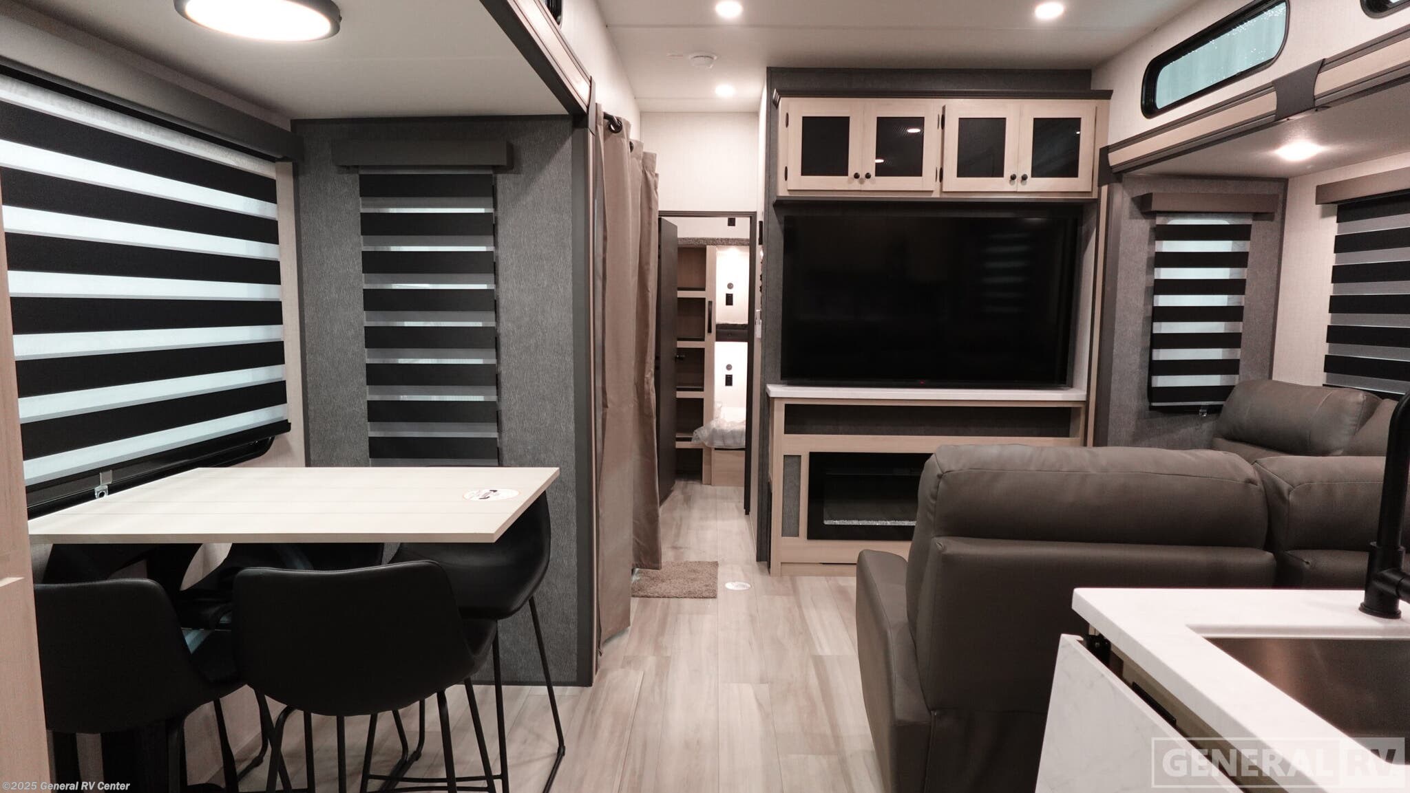 Call now about this 2026 Prime Time LaCrosse 44PARK! 2026 Prime Time LaCrosse 44PARK - New Travel Trailer For Sale by General RV Center in Dover, Florida