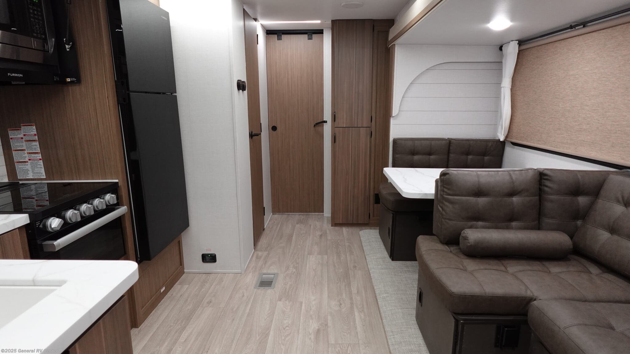 Call now about this 2026 Forest River Salem 31KQBTS! 2026 Forest River Salem 31KQBTS - New Travel Trailer For Sale by General RV Center in Dover, Florida