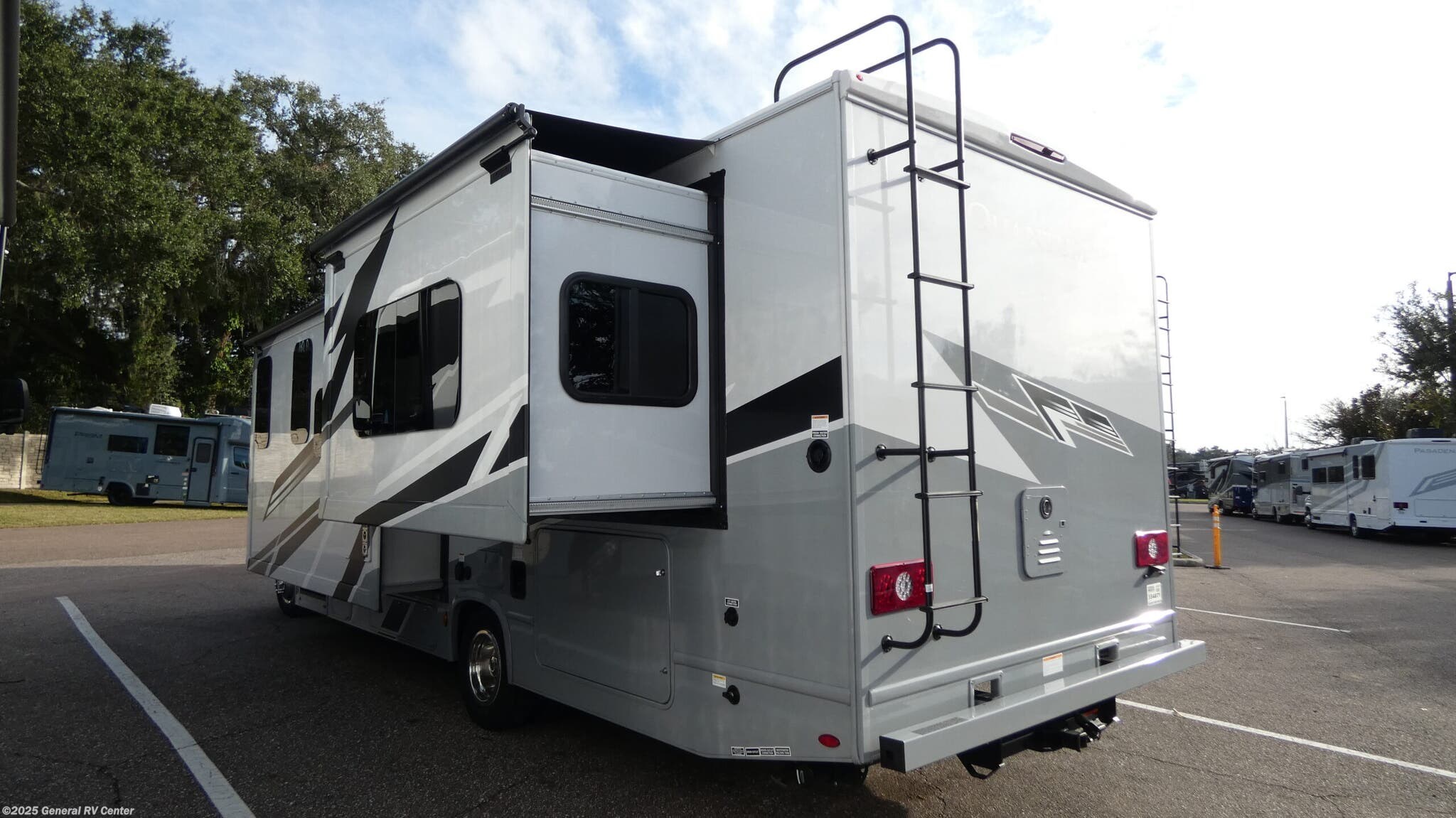 Contact us now about this 2026 Thor Motor Coach Quantum KW29! 2026 Quantum KW29 by Thor Motor Coach from General RV Center in Dover, Florida