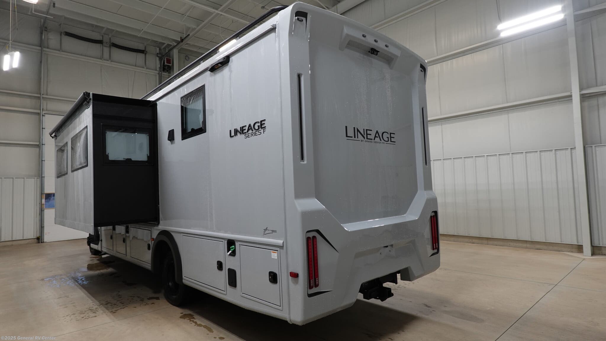 Contact us now about this 2026 Grand Design Lineage 31ZW! 2026 Lineage 31ZW by Grand Design from General RV Center in Dover, Florida