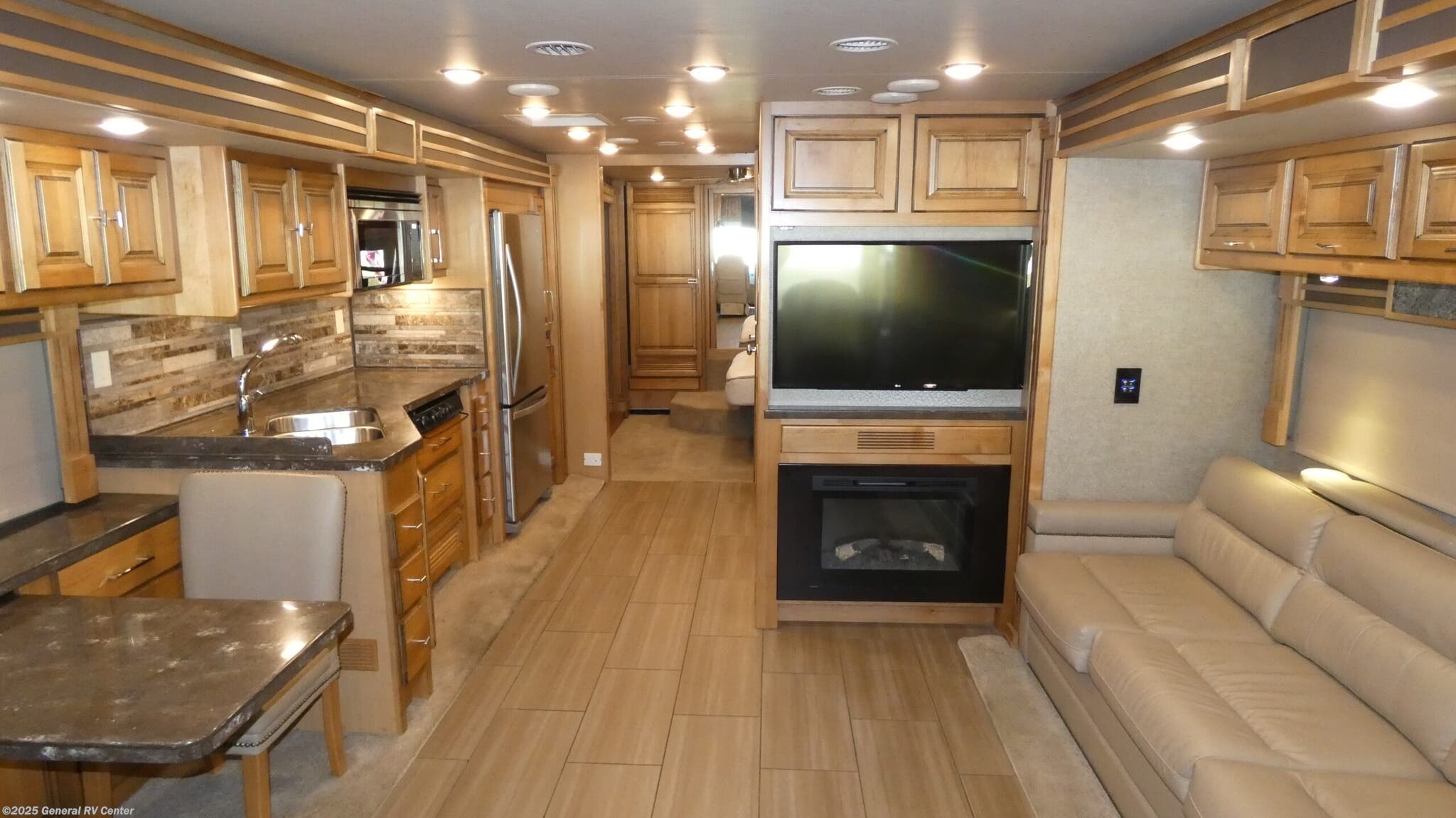 Call now about this 2018 Tiffin Allegro Red 33AA! 2018 Tiffin Allegro Red 33AA - Used Class A For Sale by General RV Center in Dover, Florida