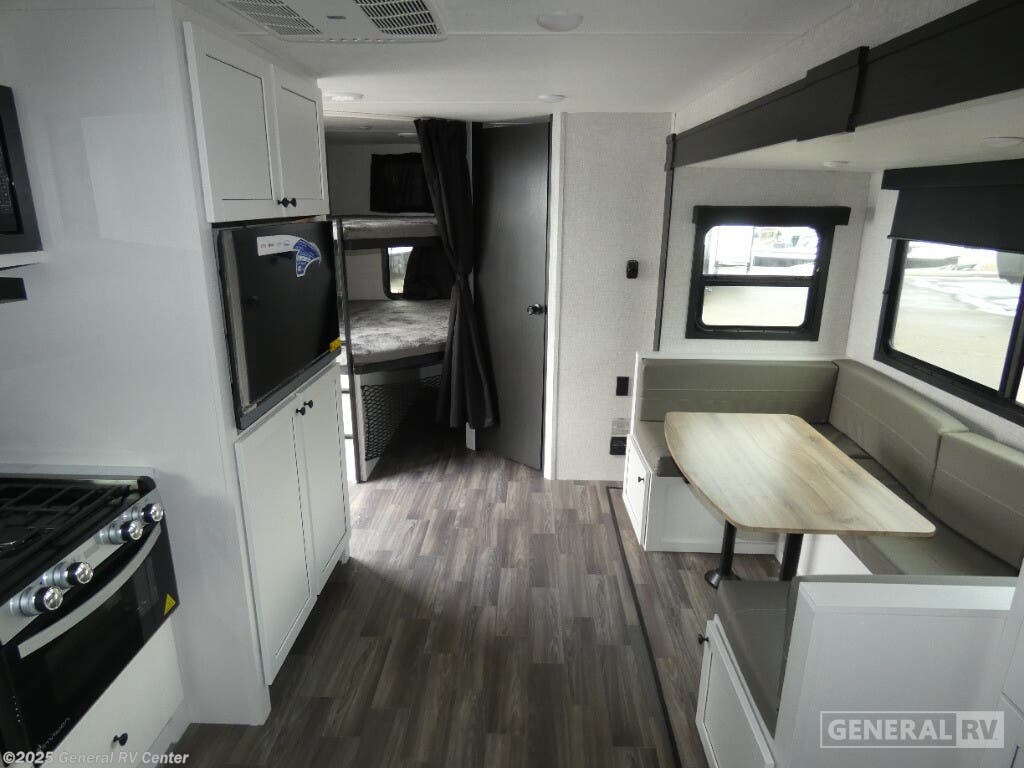 Call now about this 2025 Highland Ridge Range Lite 241BH! 2025 Highland Ridge Range Lite 241BH - New Travel Trailer For Sale by General RV Center in Draper, Utah