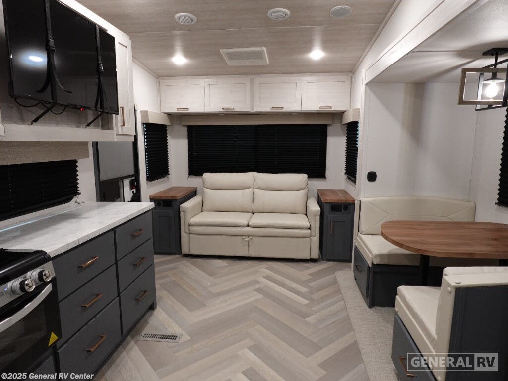 Call now about this 2025 Prime Time Crusader 250RLX! 2025 Prime Time Crusader 250RLX - New Fifth Wheel For Sale by General RV Center in Draper, Utah