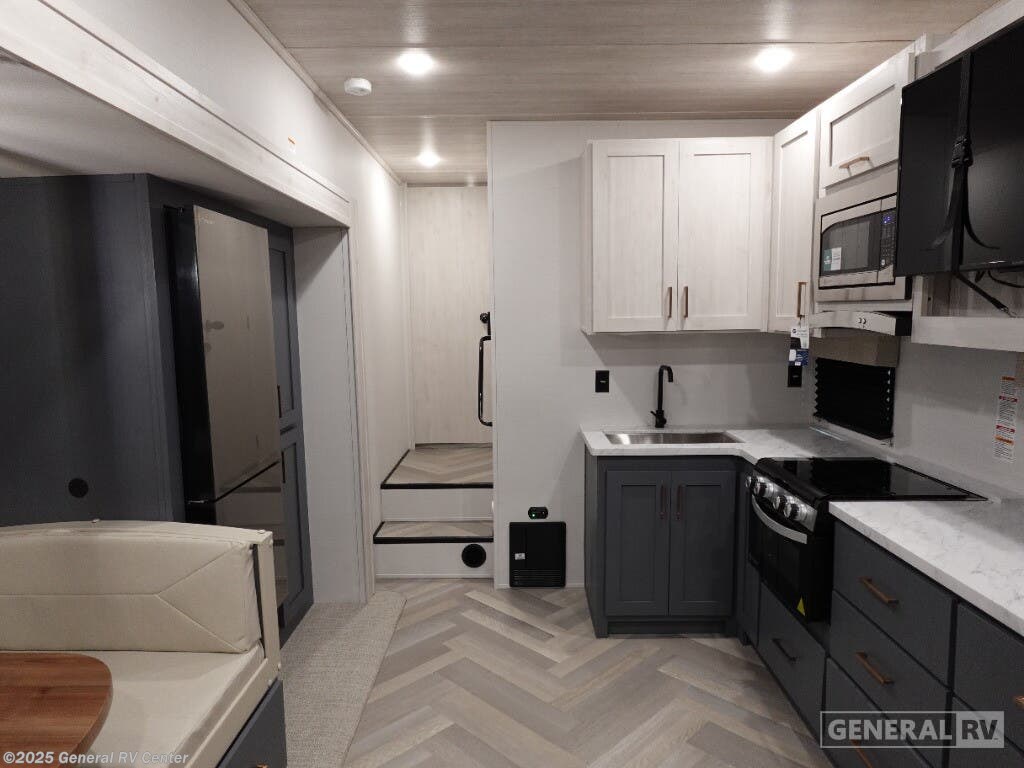 New 2025 Prime Time Crusader 250RLX available in Draper, Utah