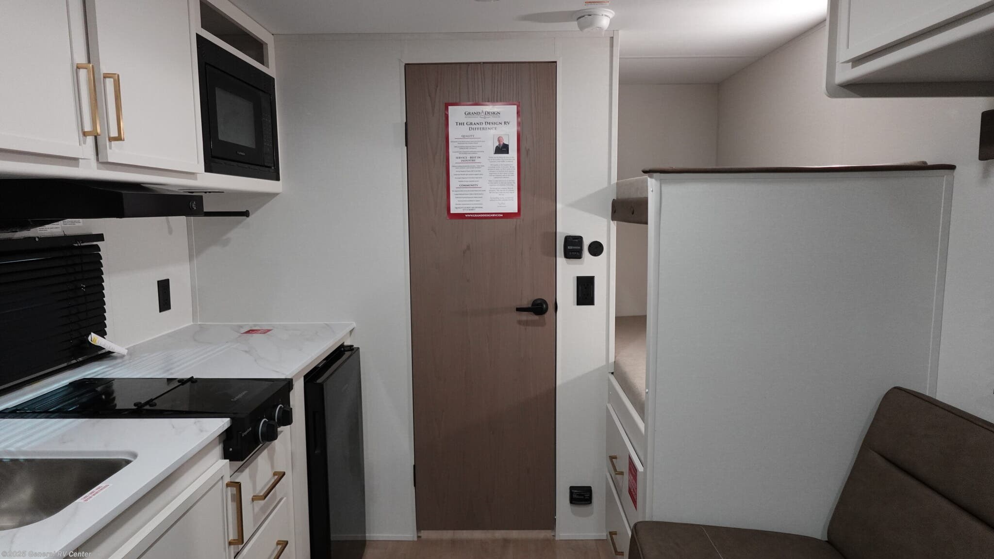 Call now about this 2026 Grand Design Transcend One 151BH! 2026 Grand Design Transcend One 151BH - New Travel Trailer For Sale by General RV Center in Draper, Utah