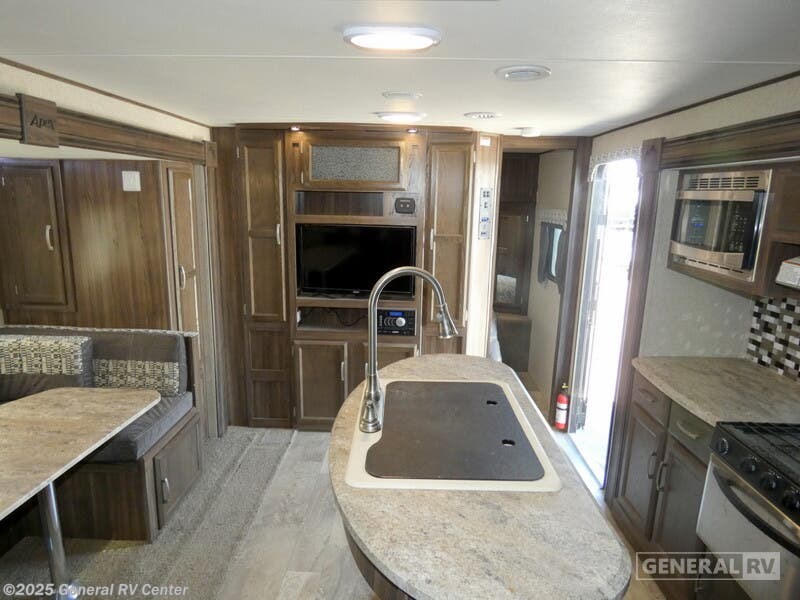 Used 2018 Coachmen Apex Ultra-Lite 259BHSS available in Draper, Utah