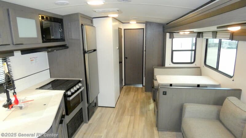 Call now about this 2022 Cruiser RV MPG 3100BH! 2022 Cruiser RV MPG 3100BH - Used Travel Trailer For Sale by General RV Center in Draper, Utah