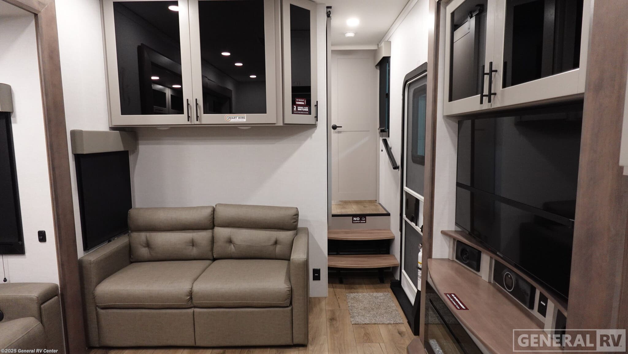 New 2026 Alliance RV Valor 40V13 available in Ashland, Virginia