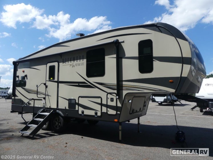 Email now about this 2022 Forest River Rockwood Ultra Lite 2442BS! Used 2022 Forest River Rockwood Ultra Lite 2442BS available in Ashland, Virginia