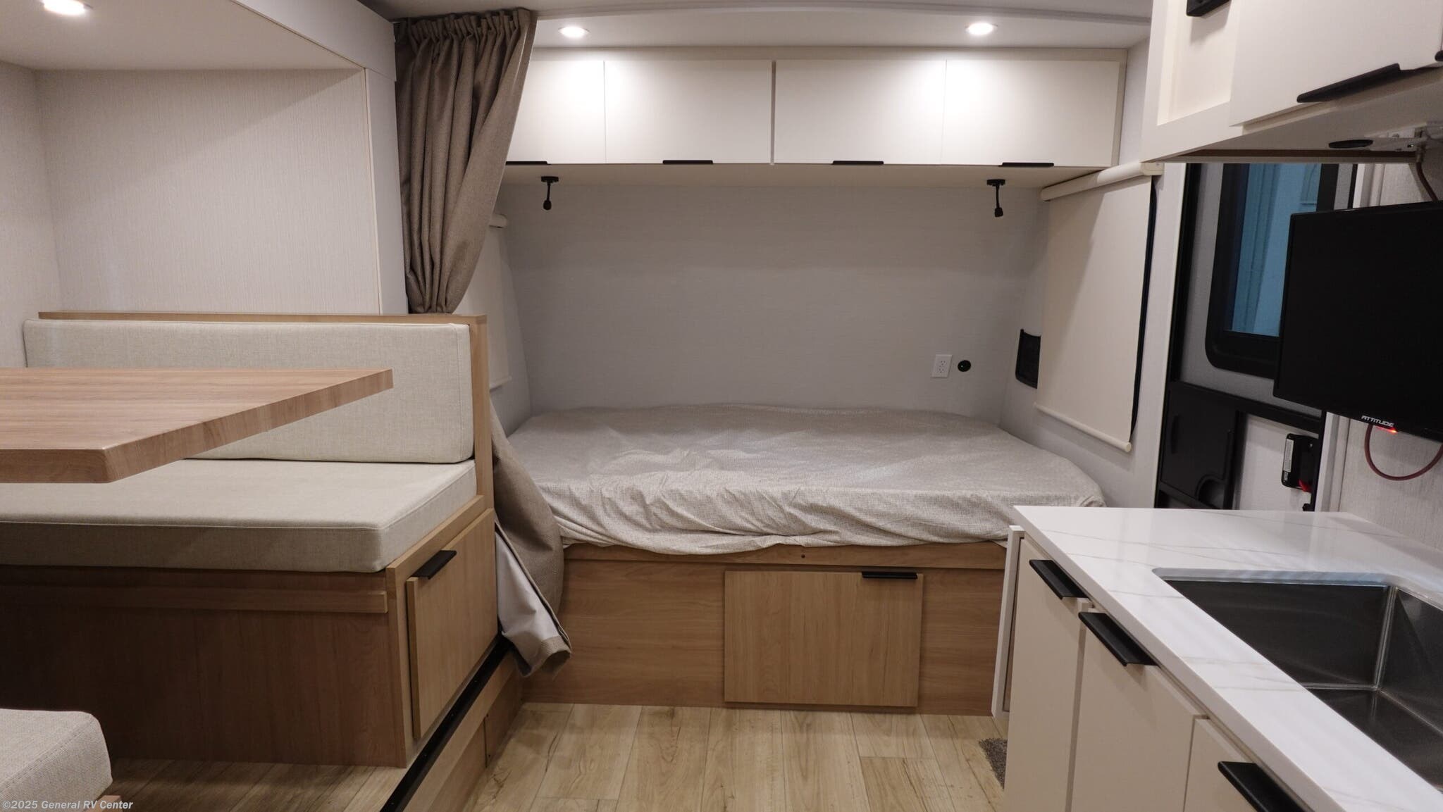 New 2026 Winnebago Micro Minnie 2100BH available in Ashland, Virginia